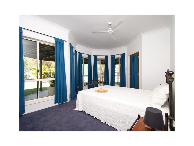 32 Seraya Court, Samford QLD 4520