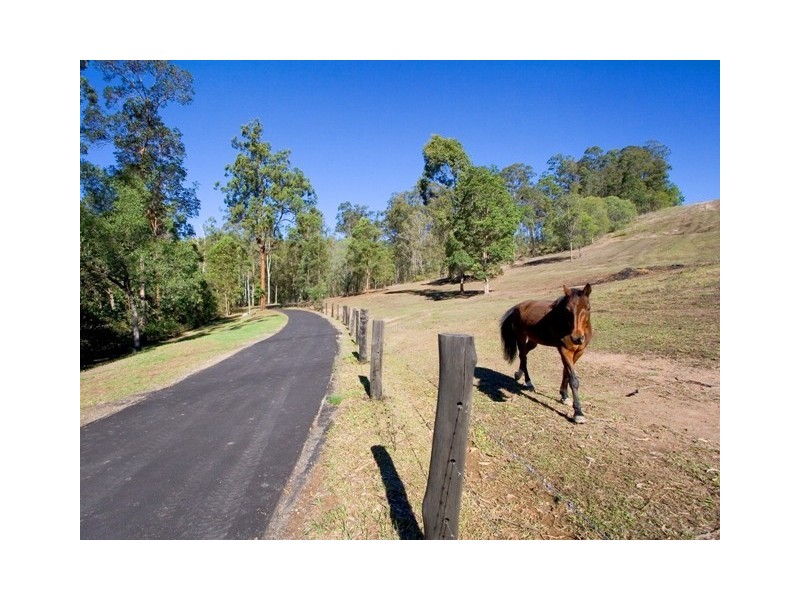 32 Seraya Court, Samford QLD 4520