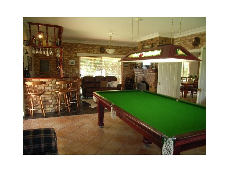 54 Burton lane, Samford QLD 4520