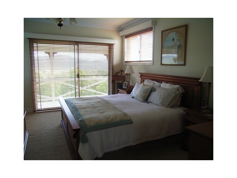 54 Burton lane, Samford QLD 4520