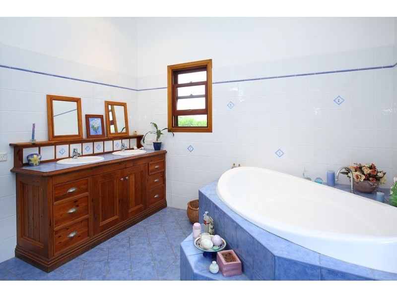 56 Maskell Crt, Samford QLD 4520