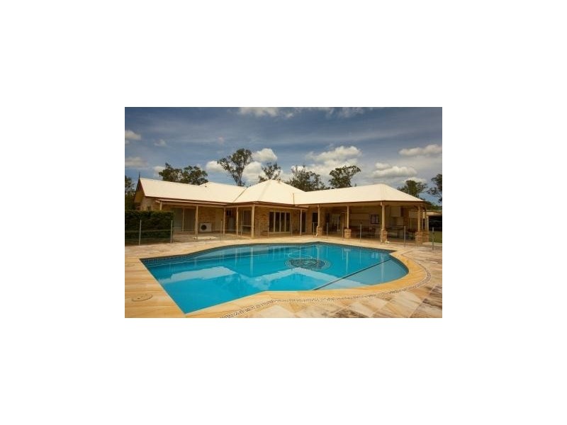 18 Victor Russell Drive, Samford QLD 4520
