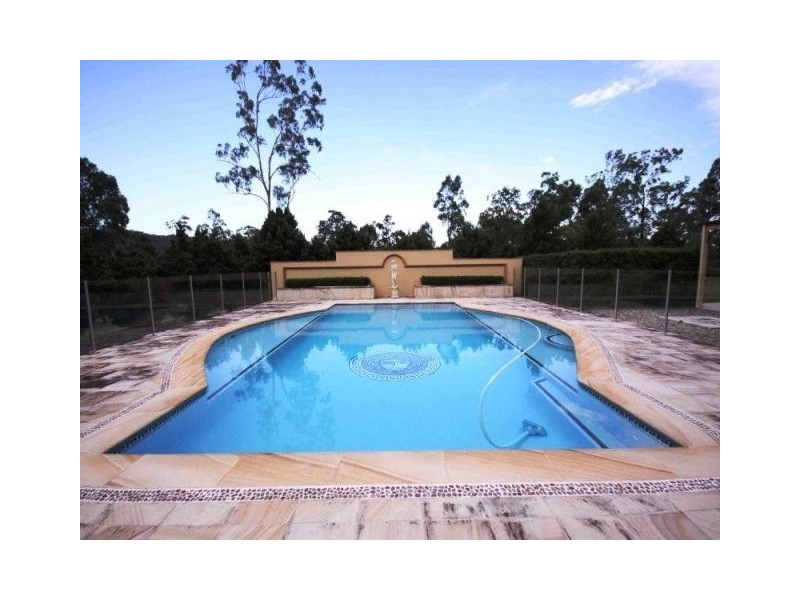 18 Victor Russell Drive, Samford QLD 4520