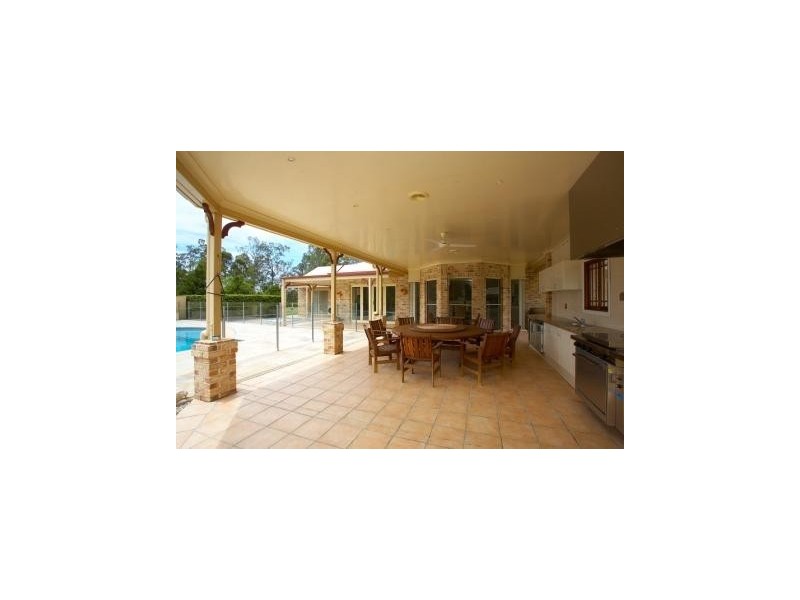18 Victor Russell Drive, Samford QLD 4520