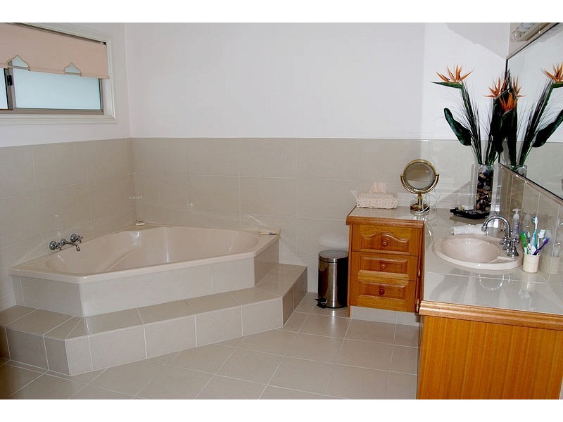 31 Greenwood Crescent, Samford QLD 4520