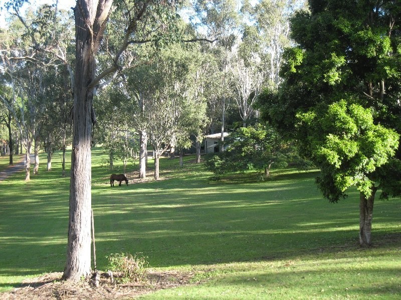 42 Vores Road, Whiteside QLD 4503