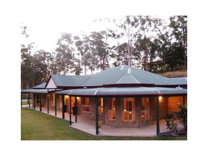 32 Seraya Court, Samford QLD 4520