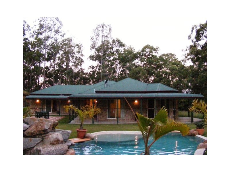 32 Seraya Court, Samford QLD 4520