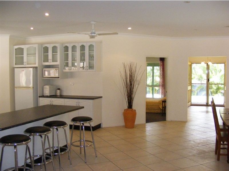 32 Seraya Court, Samford QLD 4520