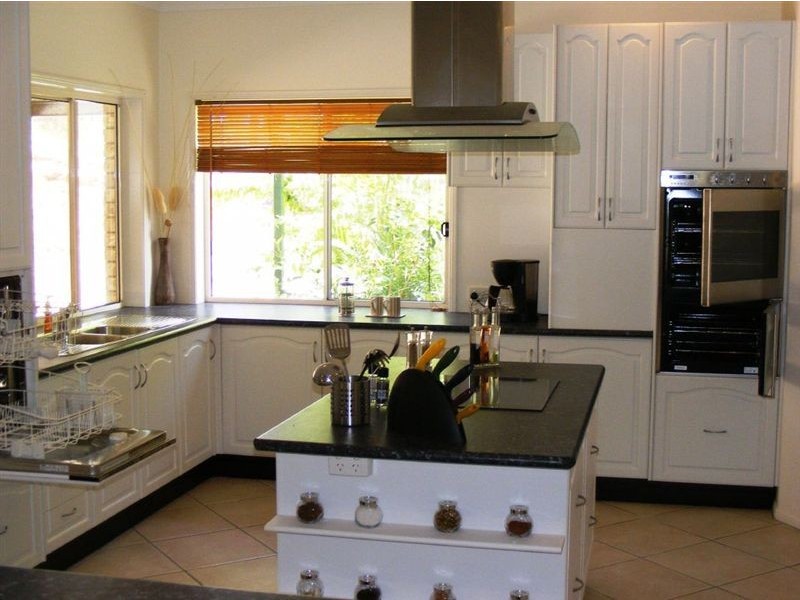 32 Seraya Court, Samford QLD 4520