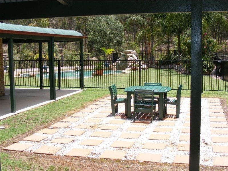 32 Seraya Court, Samford QLD 4520