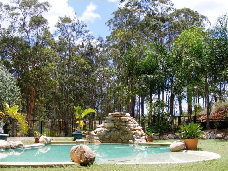 32 Seraya Court, Samford QLD 4520