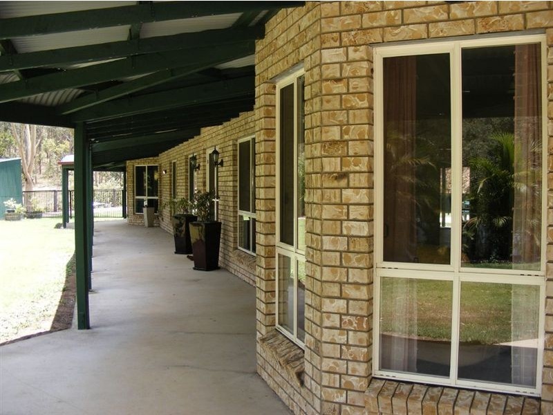 32 Seraya Court, Samford QLD 4520