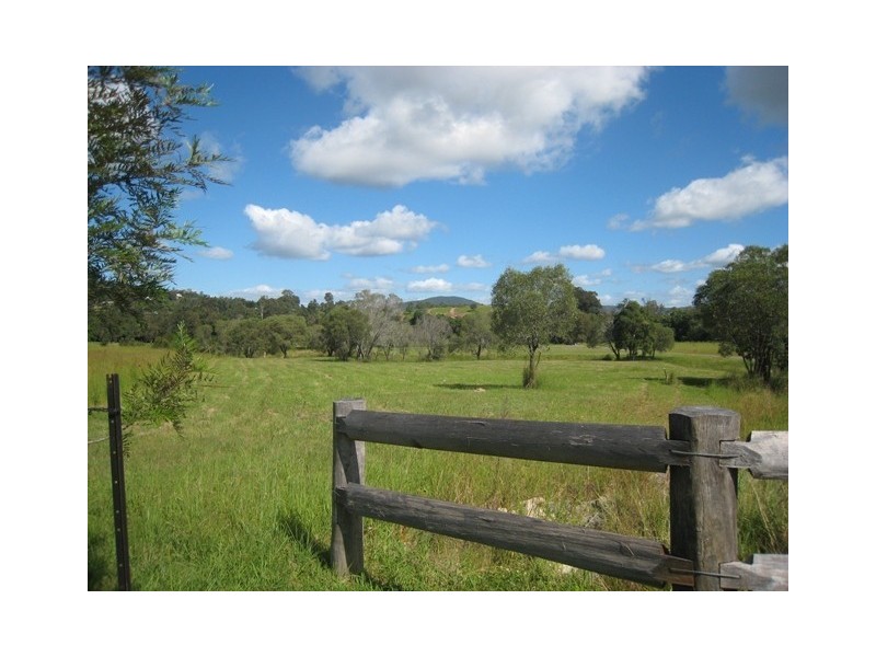 11 Oak River Road, Samford QLD 4520