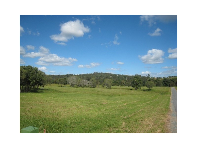 11 Oak River Road, Samford QLD 4520