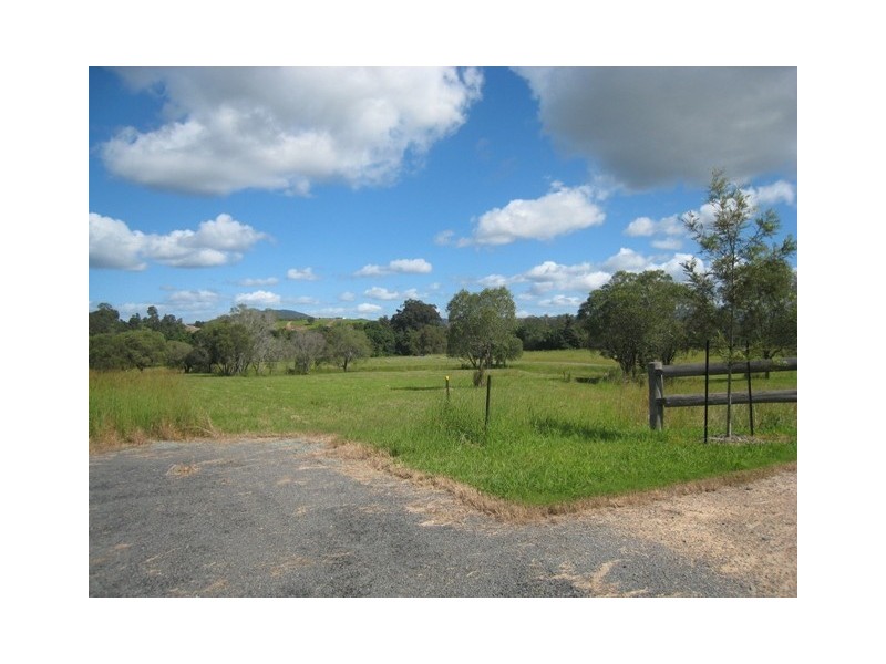 11 Oak River Road, Samford QLD 4520
