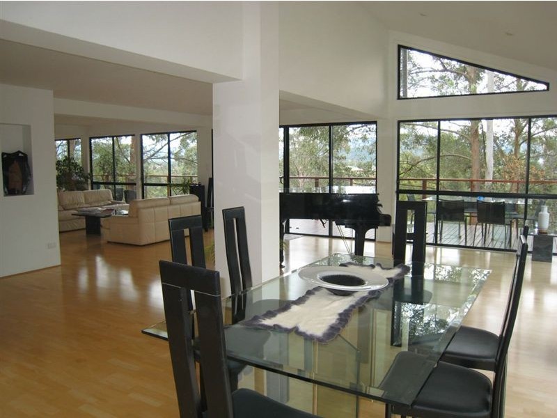 1 Sylvaterre Court, Samford Valley QLD 4520