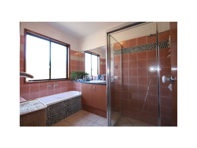 33 Willem Drive, Samford QLD 4520