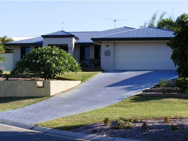 19 Franzin Drive, Cashmere QLD 4500