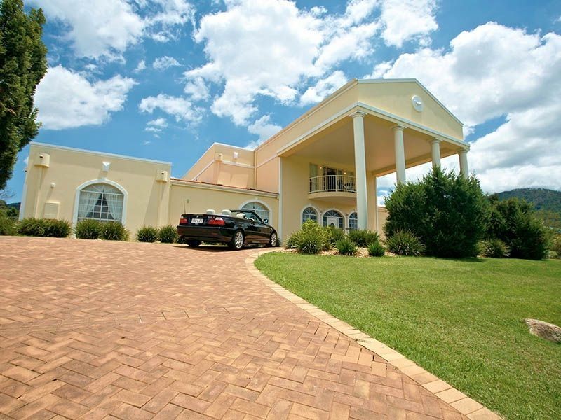 18 Showgrounds Drive, Samford QLD 4520