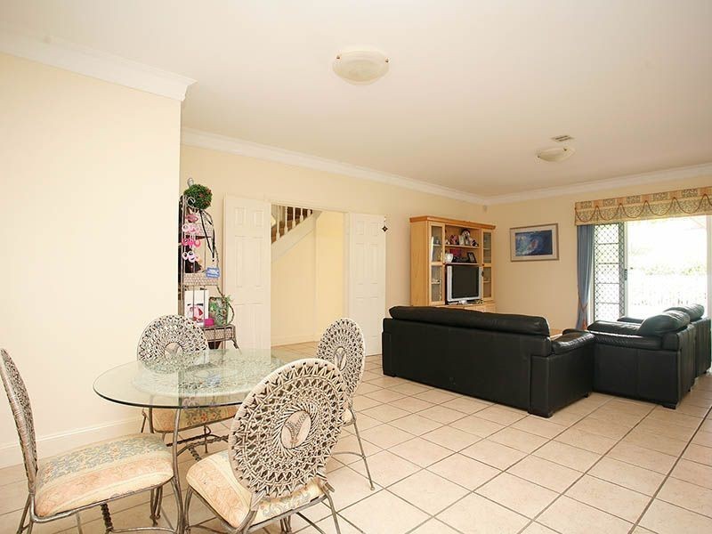 18 Showgrounds Drive, Samford QLD 4520