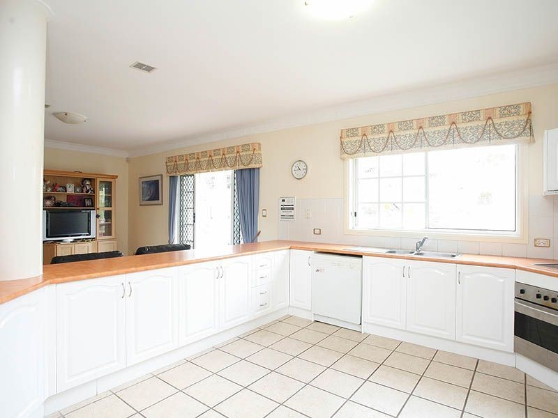 18 Showgrounds Drive, Samford QLD 4520