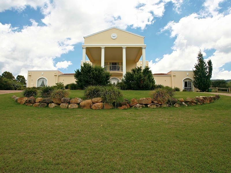 18 Showgrounds Drive, Samford QLD 4520