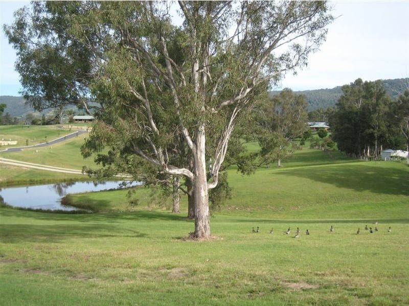 8 Haigh Crescent, Samford QLD 4520