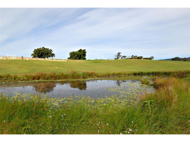 8 Haigh Crescent, Samford QLD 4520