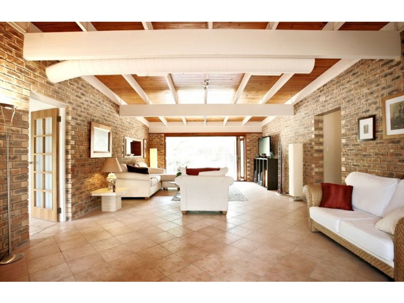 223 Mount Glorious Road, Samford QLD 4520