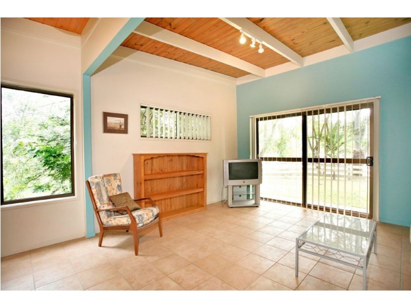 223 Mount Glorious Road, Samford QLD 4520