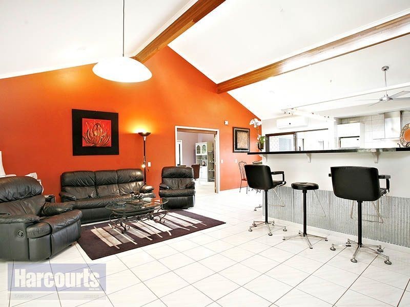 5 Lamorna Court, Ferny Hills QLD 4055