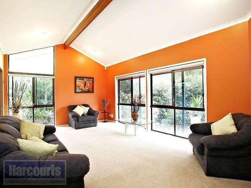 5 Lamorna Court, Ferny Hills QLD 4055