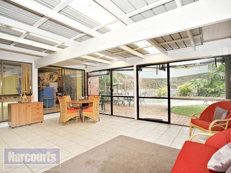 5 Lamorna Court, Ferny Hills QLD 4055