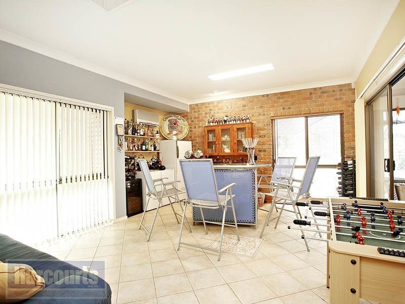 5 Lamorna Court, Ferny Hills QLD 4055