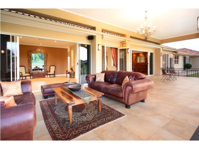 16 Warwick Lane, Samford QLD 4520