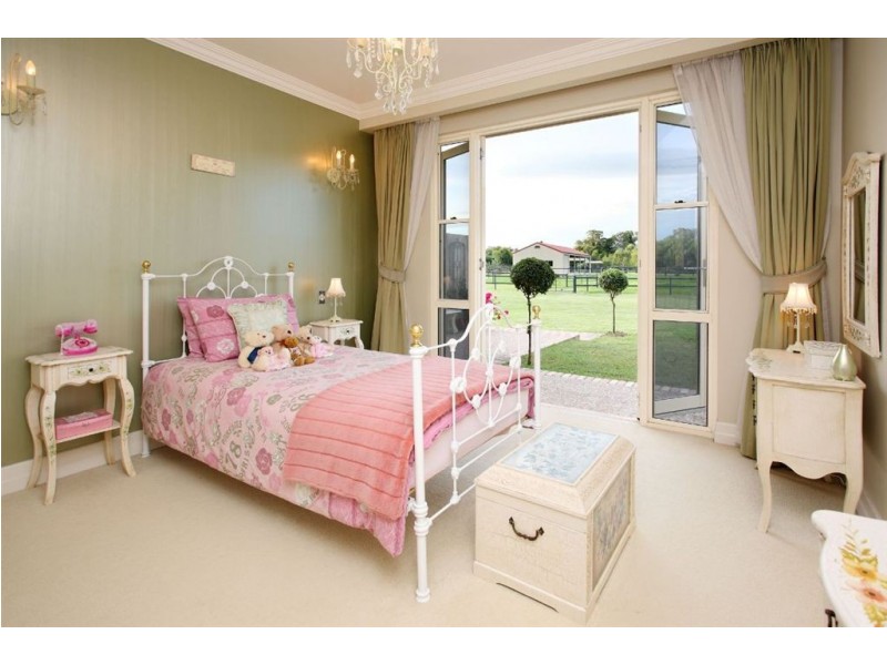 16 Warwick Lane, Samford QLD 4520