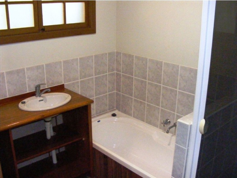 69 Harland Road, Mount Glorious QLD 4520