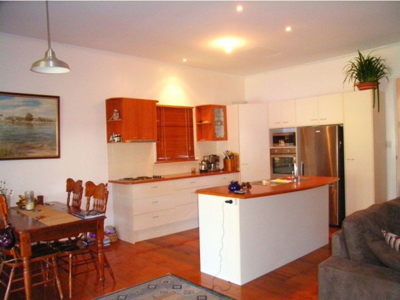 8 Junction Street, Samford QLD 4520