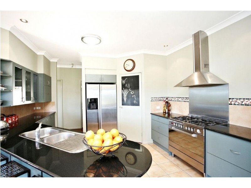 38 Balmoral Road, Samford QLD 4520