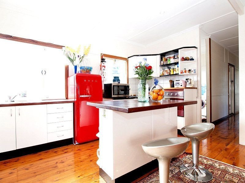 10 Junction Street, Samford Village QLD 4520