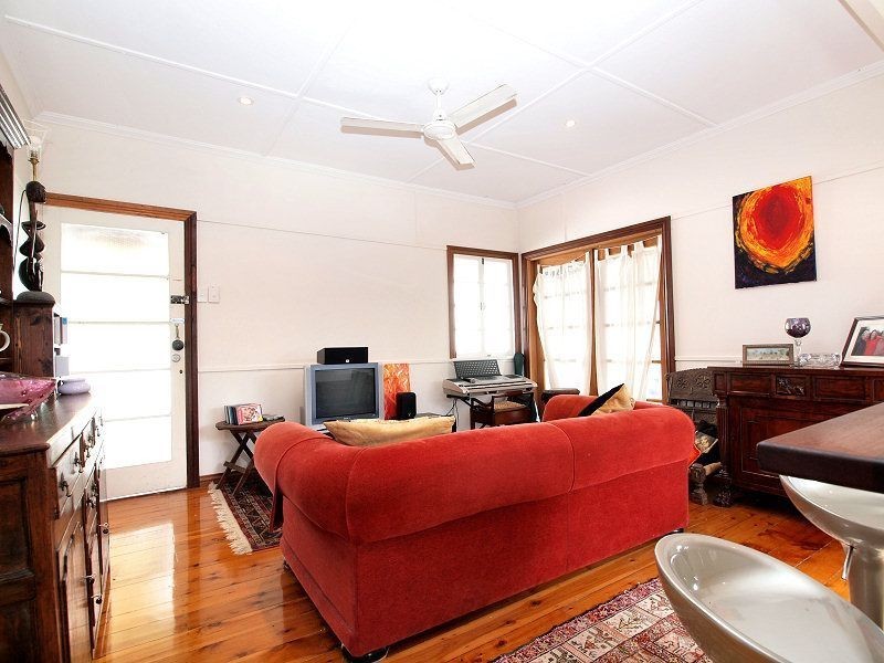 10 Junction Street, Samford Village QLD 4520