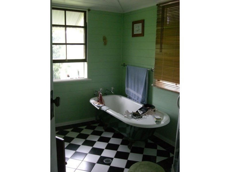 39 Nullamanna Road, Camp Mountain QLD 4520