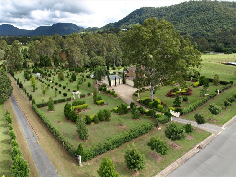 4 Riverine Court, Samford QLD 4520