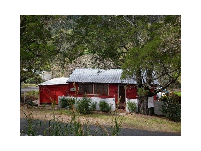 9 Edward Street, Somerset Dam QLD 4312