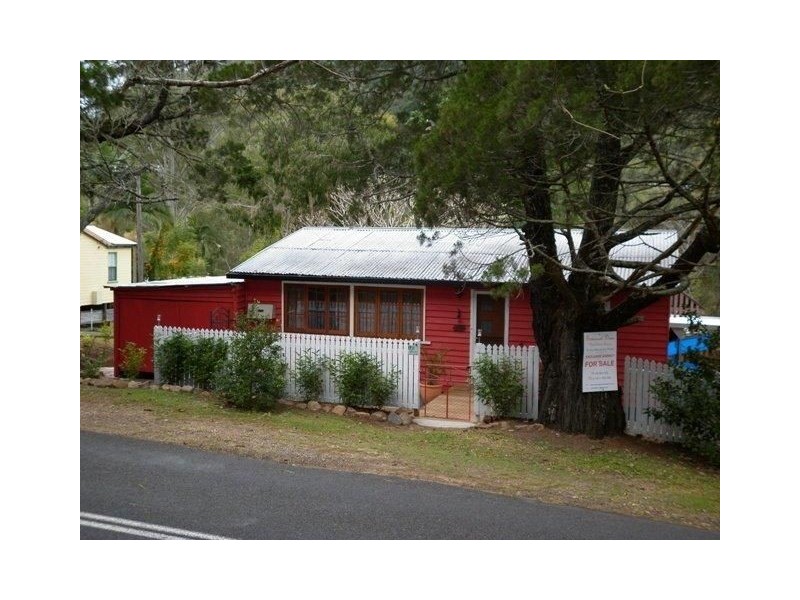 9 Edward Street, Somerset Dam QLD 4312