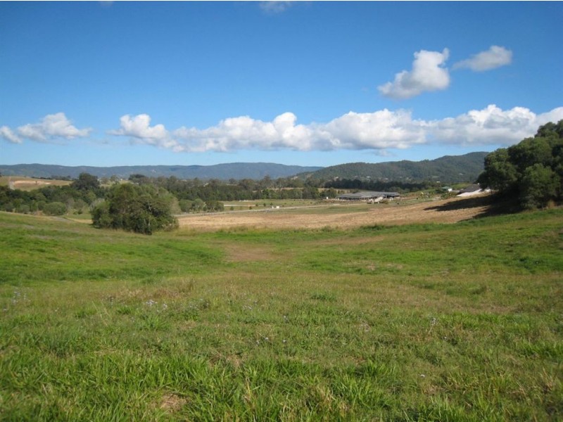 8 Oak River Rd, Samford QLD 4520