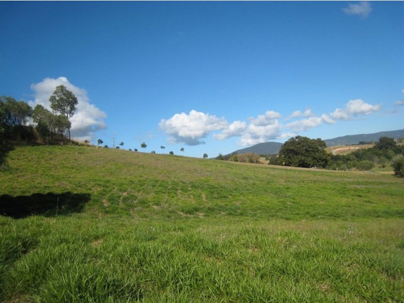 8 Oak River Rd, Samford QLD 4520