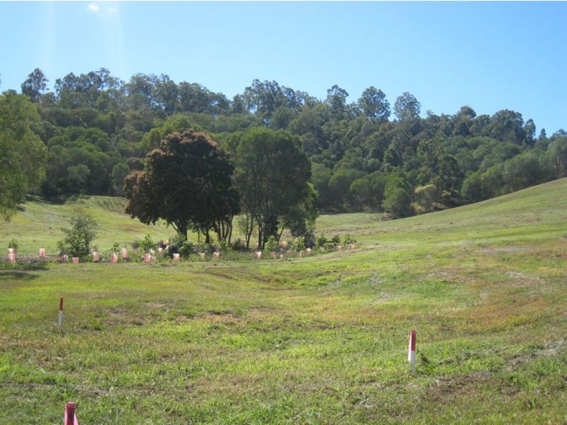 8 Oak River Rd, Samford QLD 4520