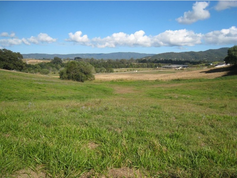 8 Oak River Rd, Samford QLD 4520